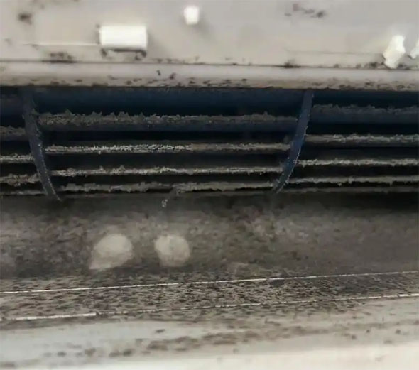 华阴空调吹的风有股烧焦味是怎么回事